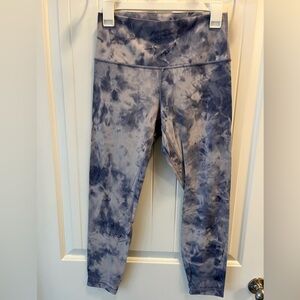 Lululemon dusty blue and white tie dye align leggings